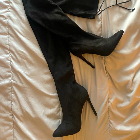 NEVER WORN Size 7.5 Fashion Nova extra tall black thigh highs. - Picture 1 of 5
